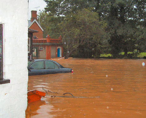 Car left on front of Oak Car park and water rising fast